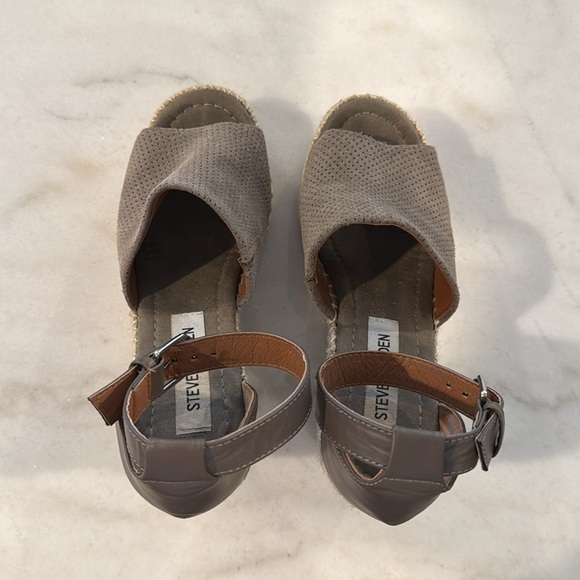 Lightly worn Steve Madden wedges - Picture 4 of 5